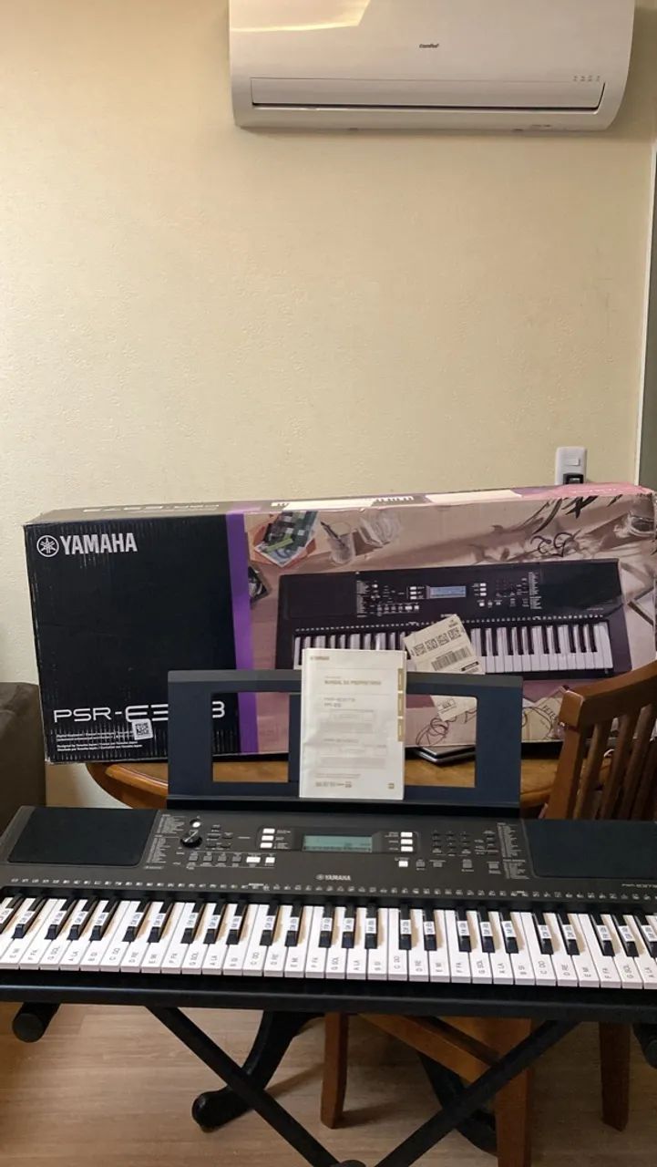 Teclado Yamaha PSR-E373 61 teclas (preto) + Tripé - Foto 2