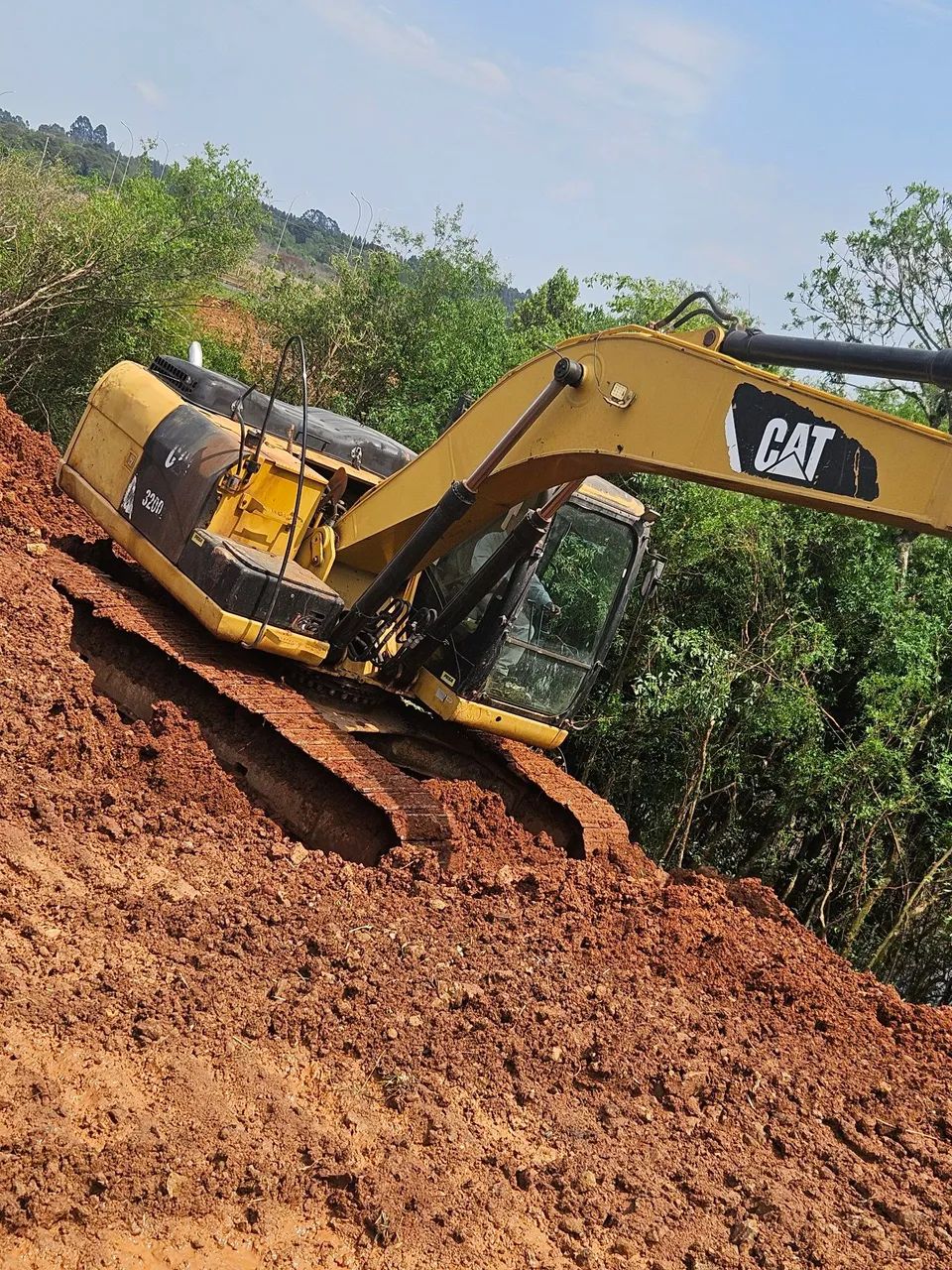 Escavadeira Hidráulica 320D2