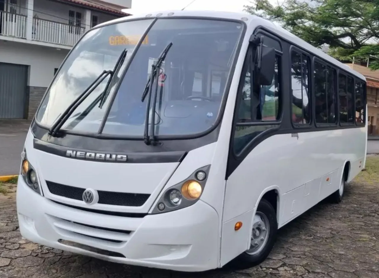 NEOBUS THUNDER EXECUTIVO 2014