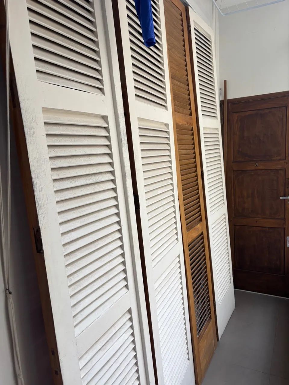 Portas de Madeira com venezianas