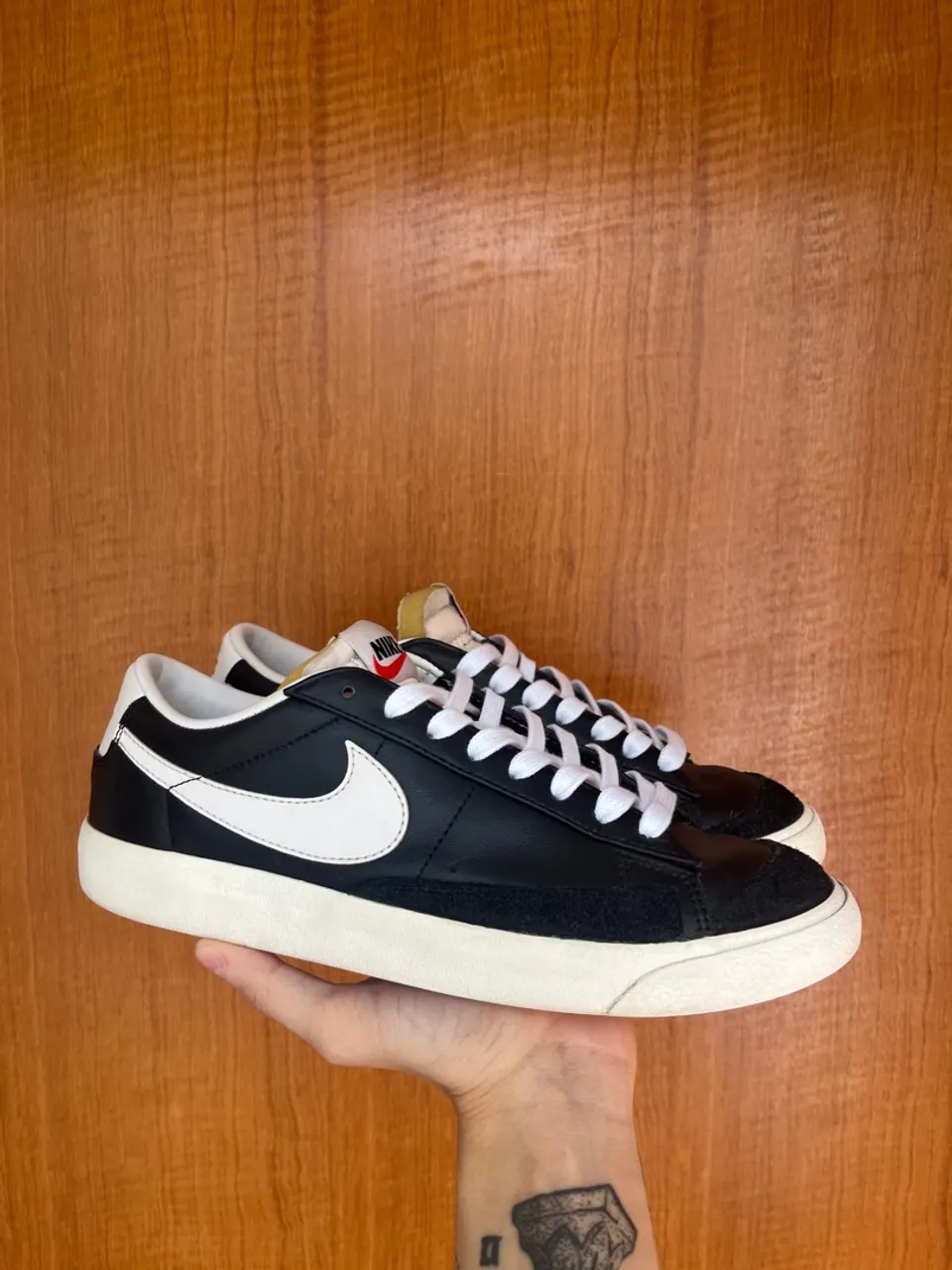 Nike Blazer Low - Preto com Branco