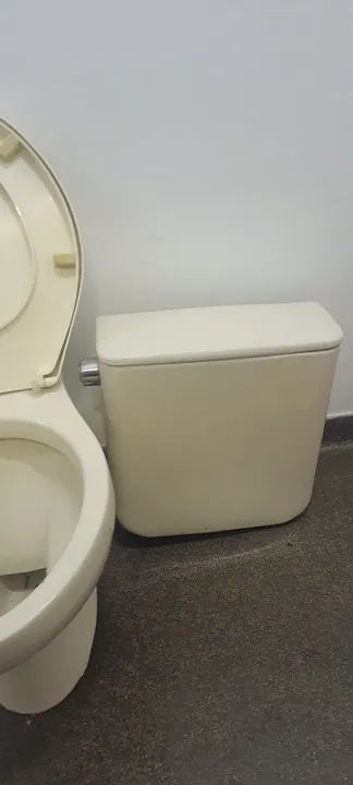 Conjunto de Vaso Sanitário e Caixa Acoplada - Foto 4