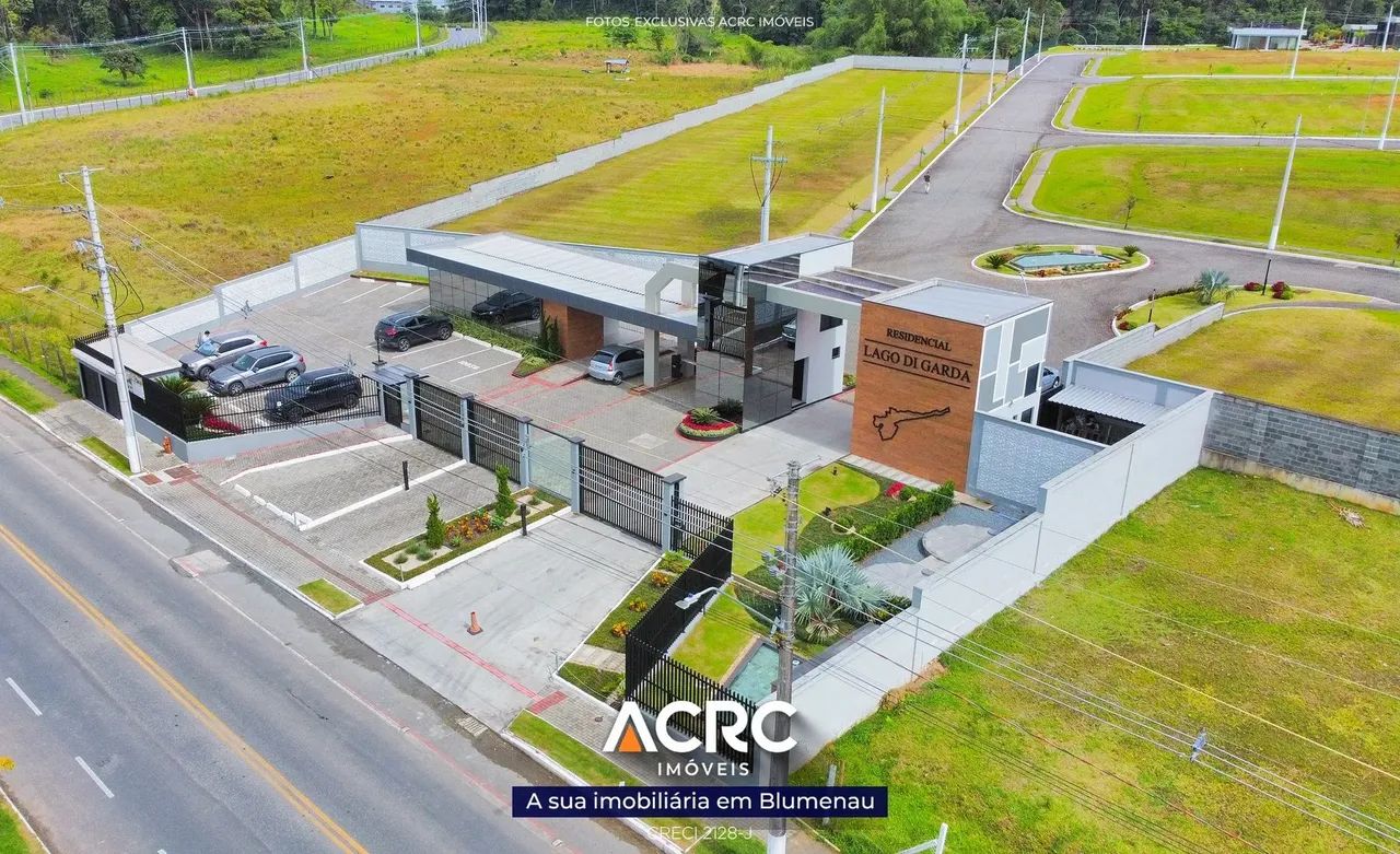 ACRC Imóveis - Lotes para Venda em condomínio fechado no Bairro da Velha.