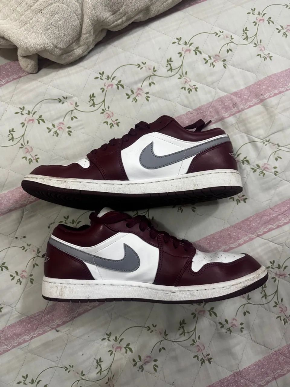 Air Jordan 1 Low - Vinho e Branco