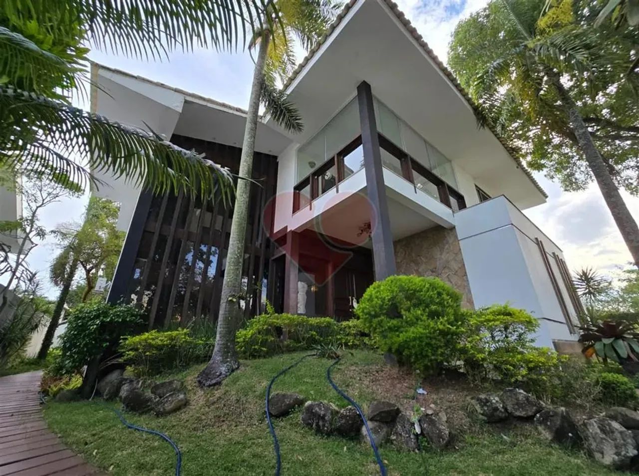 Novo Leblon - Casa 5 quartos, sendo 4 suítes