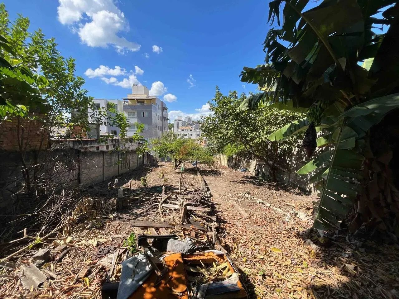 Lote localizado no Centro