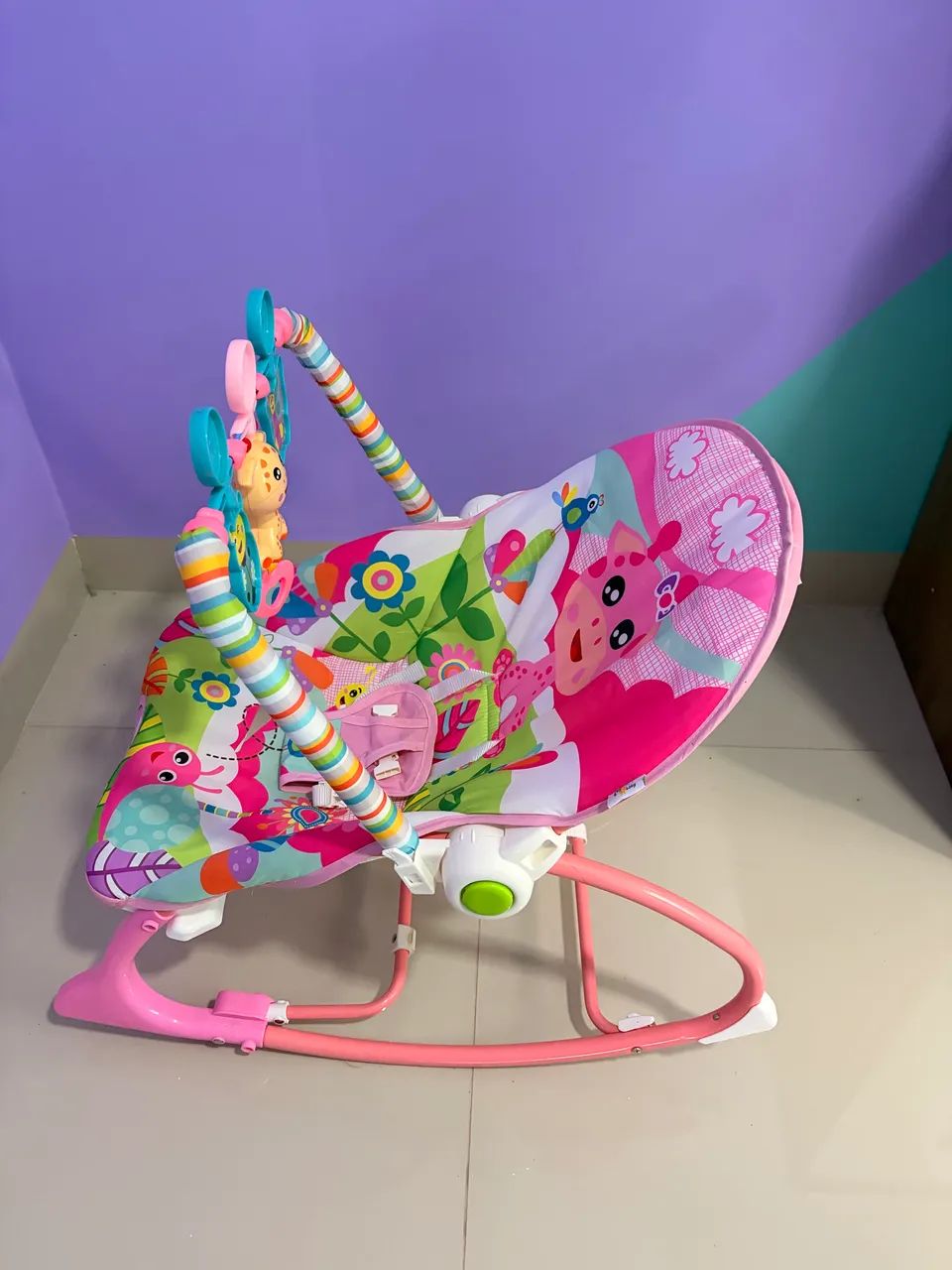 Cadeirinha de descanso e balanço 