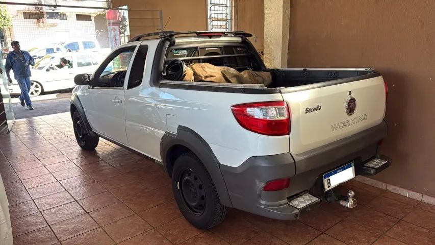 Fiat Strada Working Hard 1.4 Fire Flex 8V CE 2017 - Foto 2