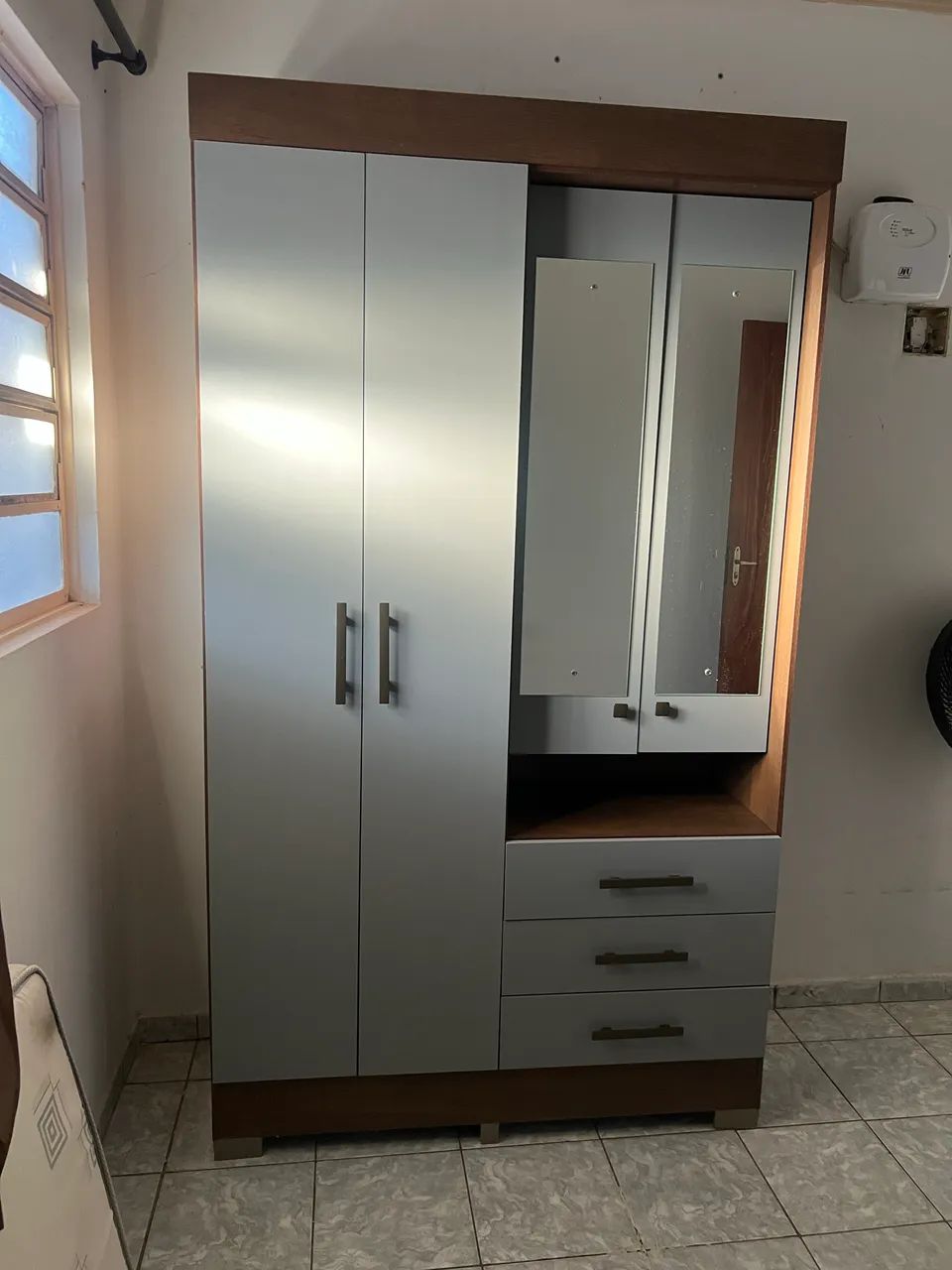 Vendo guarda roupa 4 portas  - Foto 2