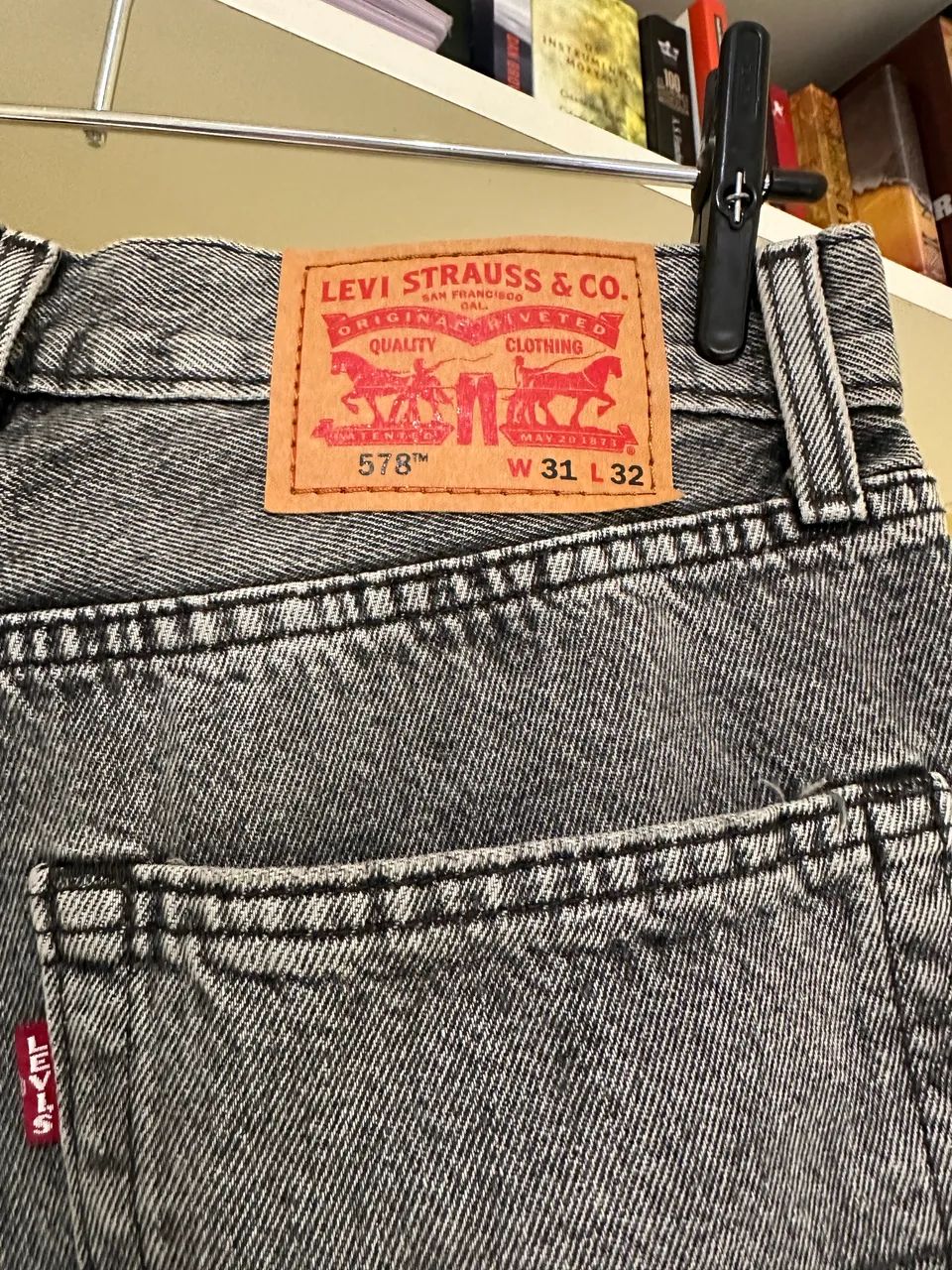 Calça Levis nova veio de Miami - Foto 2