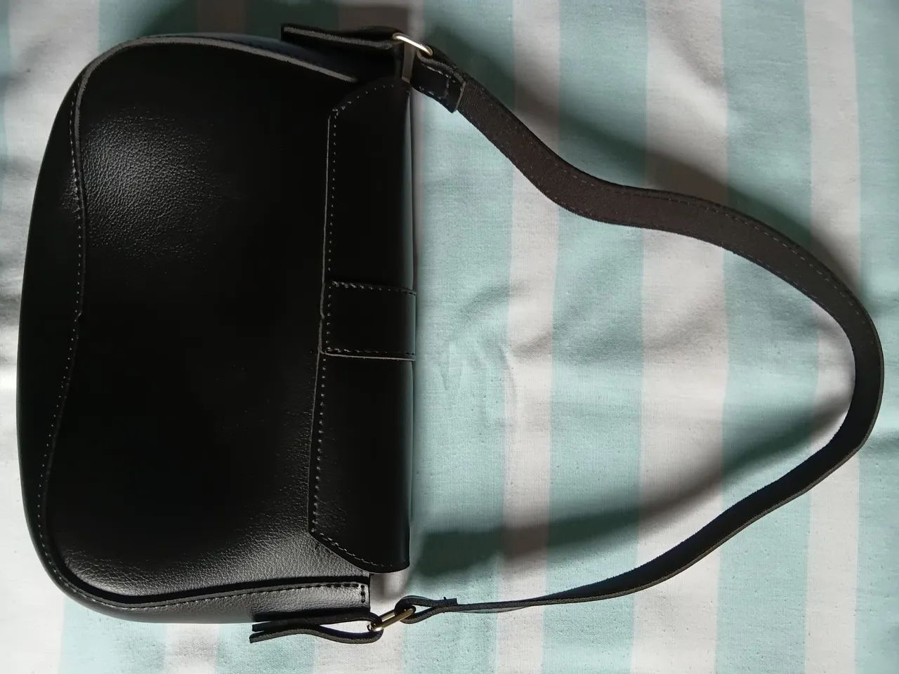 VENDO BOLSA FEMININA PEQUENA  - Foto 3