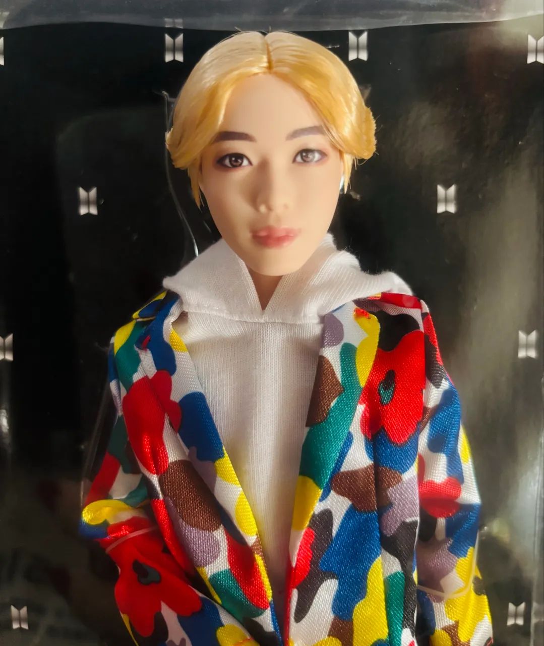 Vendo boneco original do BTS x Mattel - Jin - Foto 2