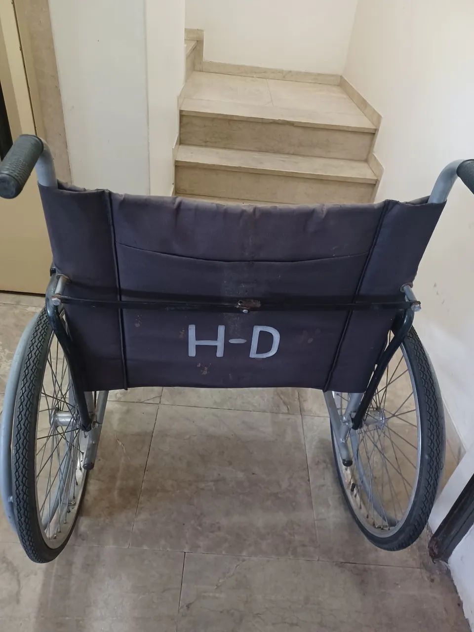 Cadeira de rodas grande larga.399,00 - Foto 3