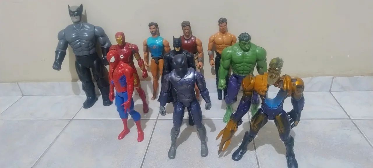 Bonecos Marvel e Max steel  - Foto 3