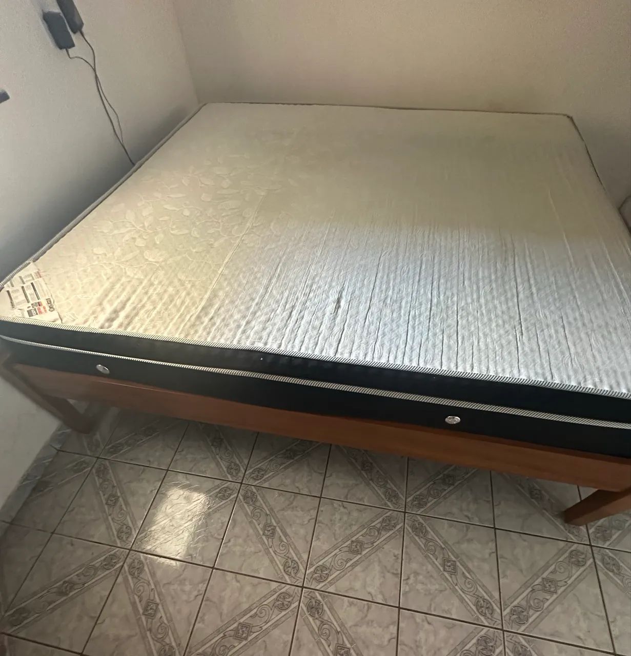 Vendo cama com colchão magnético 1500 - Foto 2