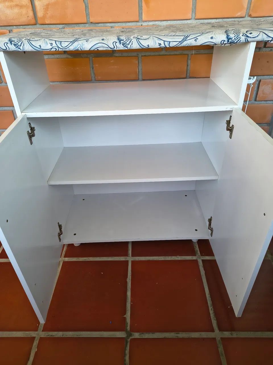 Armário com tábua de passar roupa embutida  - Foto 2