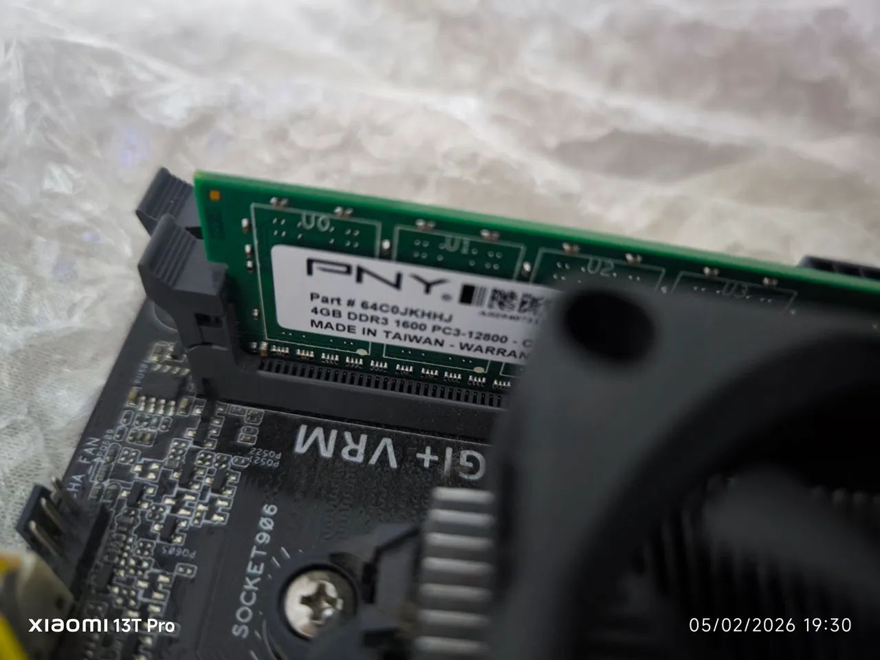 Placa mãe Asus a68hmplus com processador A6 7400K com rsdeons r5 mais 4 gb ddr3  - Foto 3