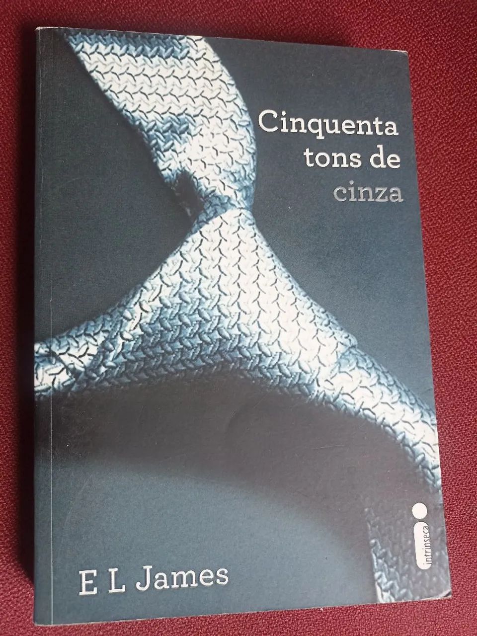 Livro cinquenta tons de cinza 50 tons 