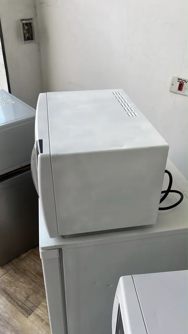 MICROONDAS ELECTROLUX 20 LITROS - Foto 3