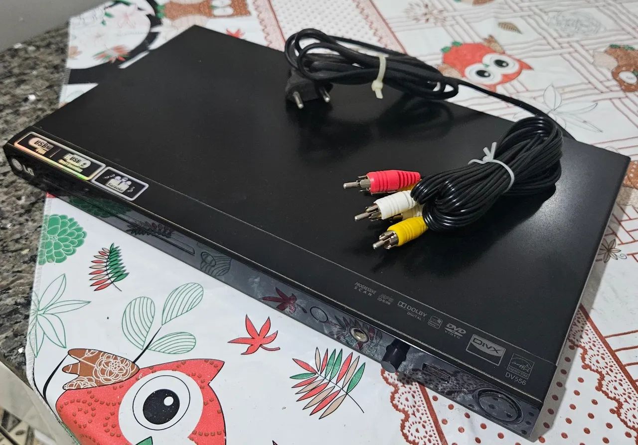Vendo um  LG DVD PLAYER modelo DV 556 110/220 - Foto 2
