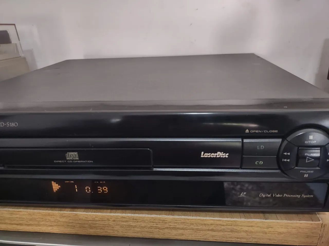 Vendo Ld e toca CD Pioneer   CLD- S 180 - Foto 2