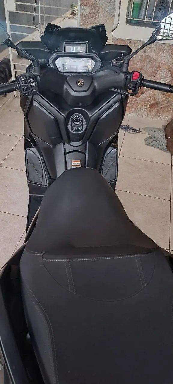 Xmax 250 Connected - Foto 3