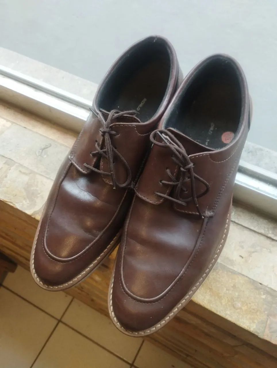 Sapato social Riachuelo em couro marrom 