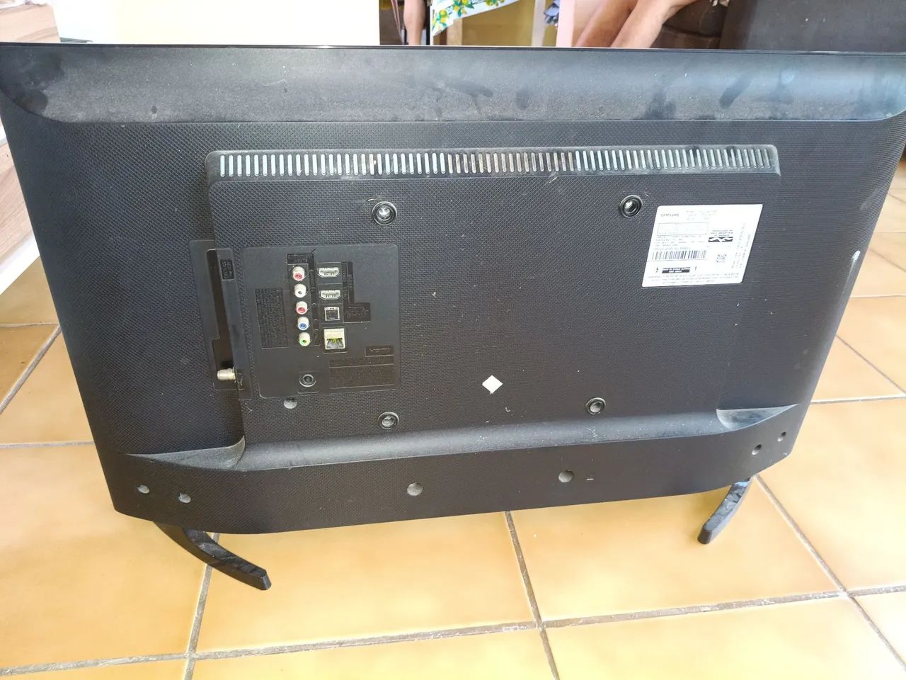 Tv de 32 polegas smartv Samsung com problema na tela.  - Foto 2