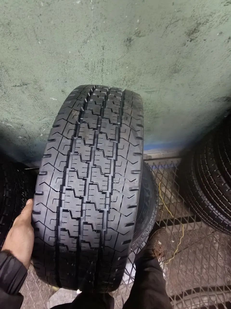 Pneu 225/65/16 $400