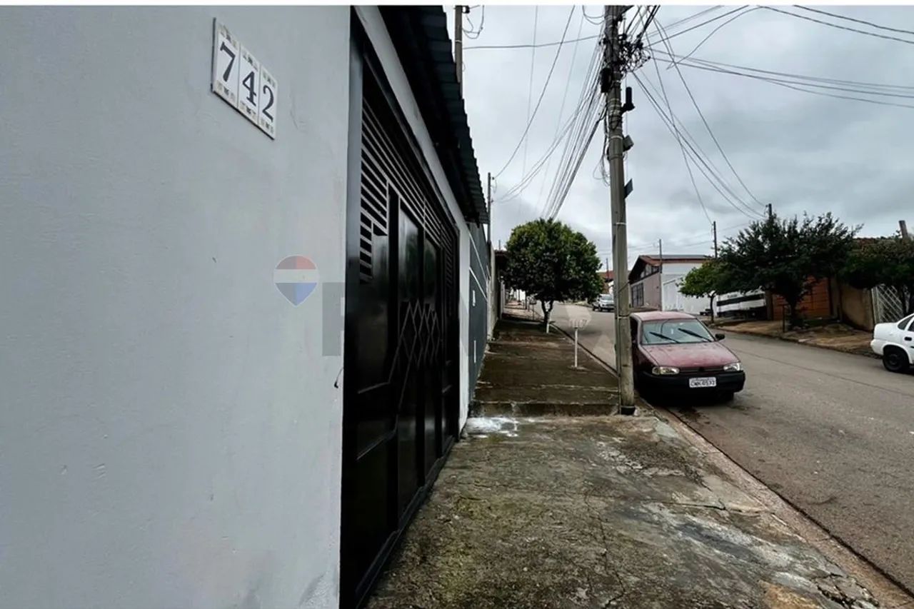 Casa com 3 dormitórios e edícula no Jardim Itamarati - Botucatu/SP - Foto 3