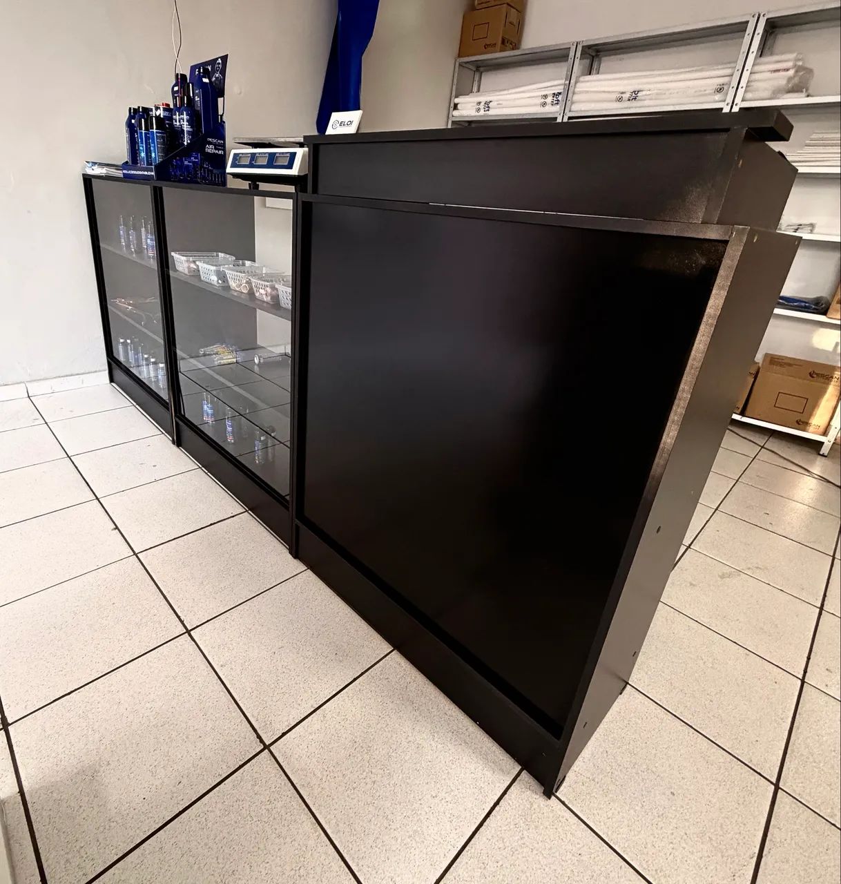 Balcão de Atendimento com Vitrine - 3 Módulos  - Foto 3