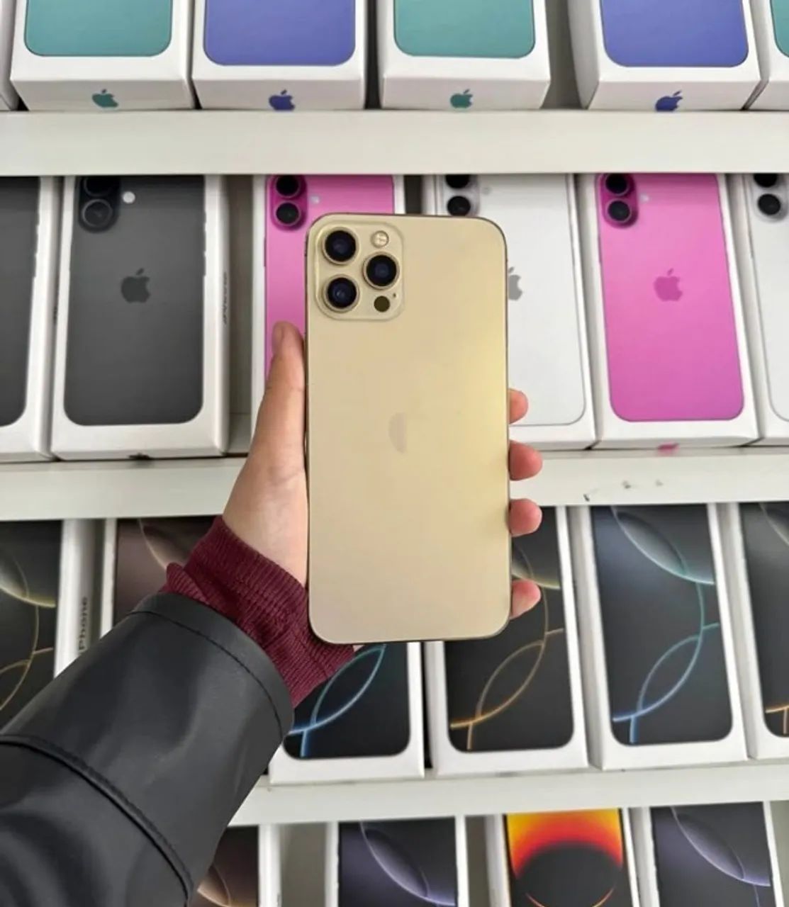 iPhone 12 Pro Max Conservado - Foto 4