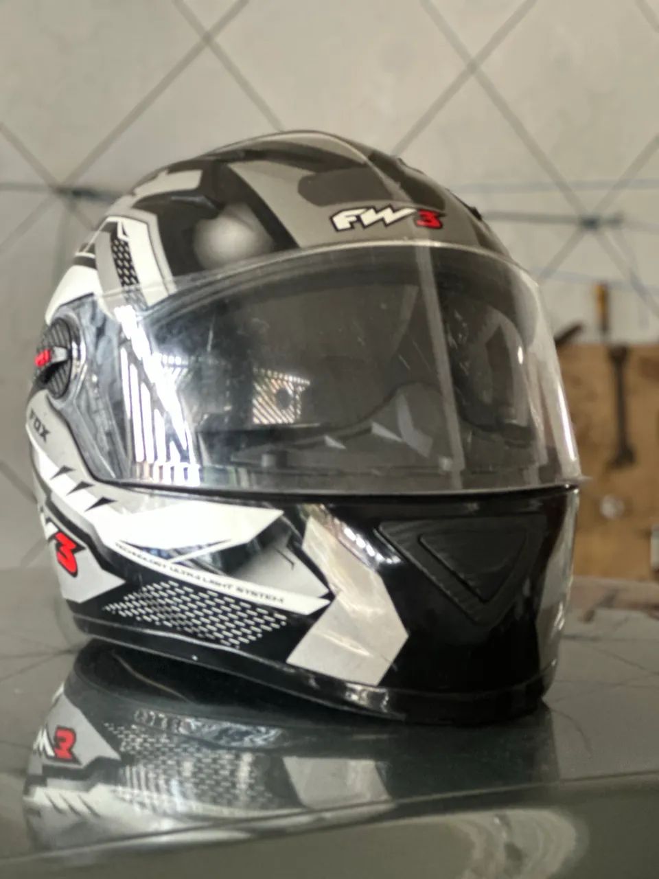 Capacete FW3 Fox com óculos