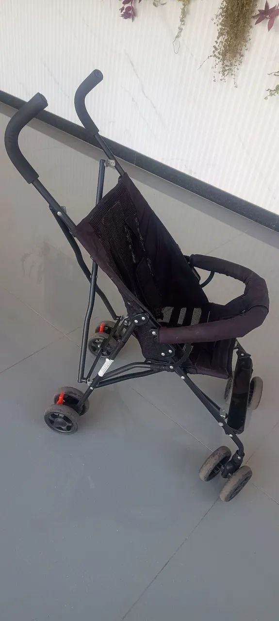 Carrinho de Bebê modelo Guarda-chuva
