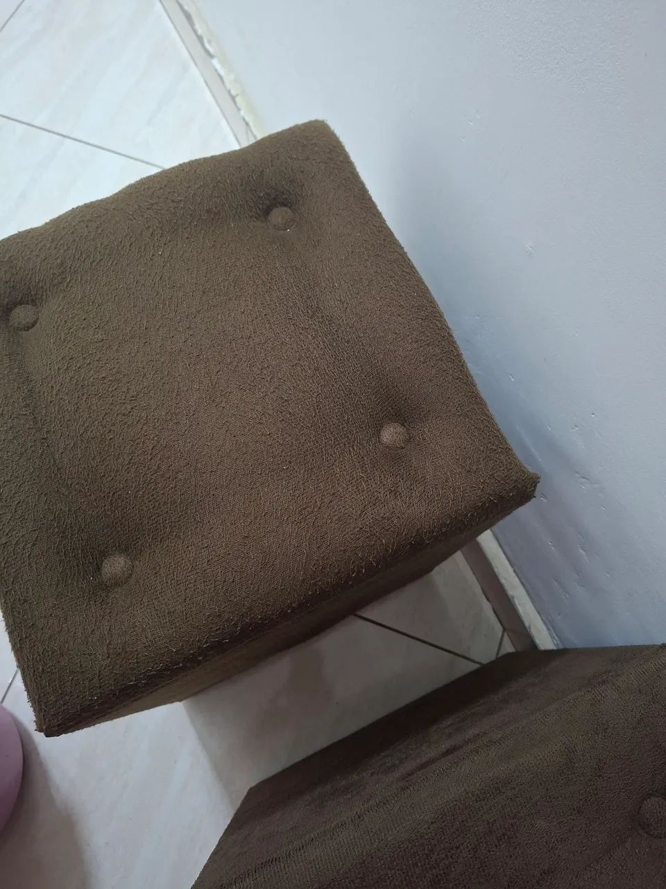 Puff o conjunto baú marrom usado conservado 34 x 42 - Foto 3
