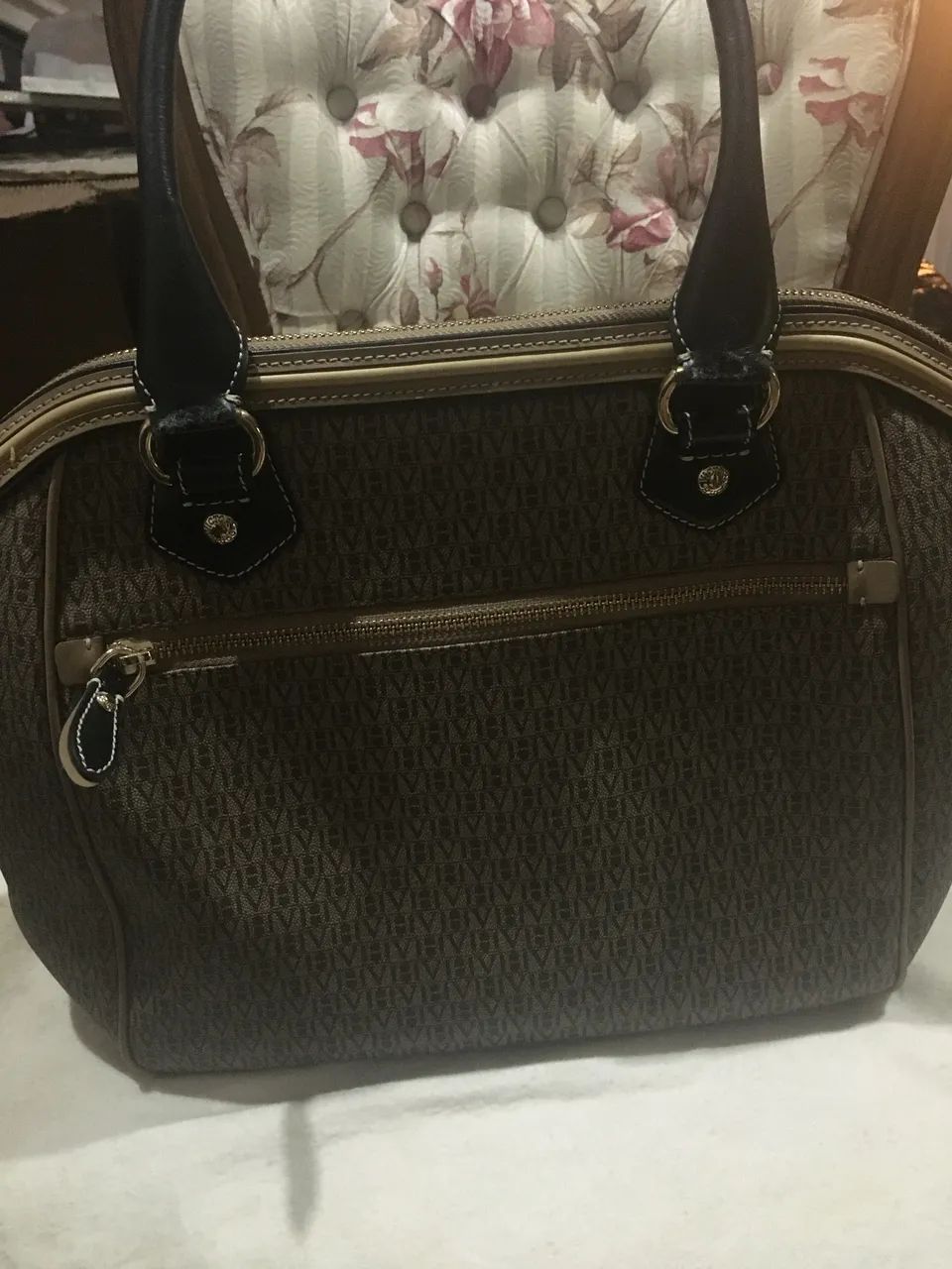 Vendo bolsa Victor Hugo legítima  - Foto 2