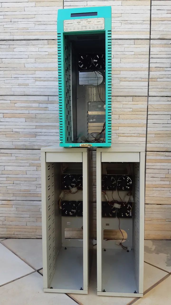 3 Gabinetes para duplicadora em aço