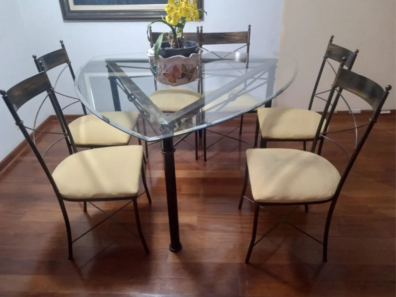 Mesa de Jantar Triangular - 6 Cadeiras - Vidro e Metal - 150 x 150 cm - Foto 2