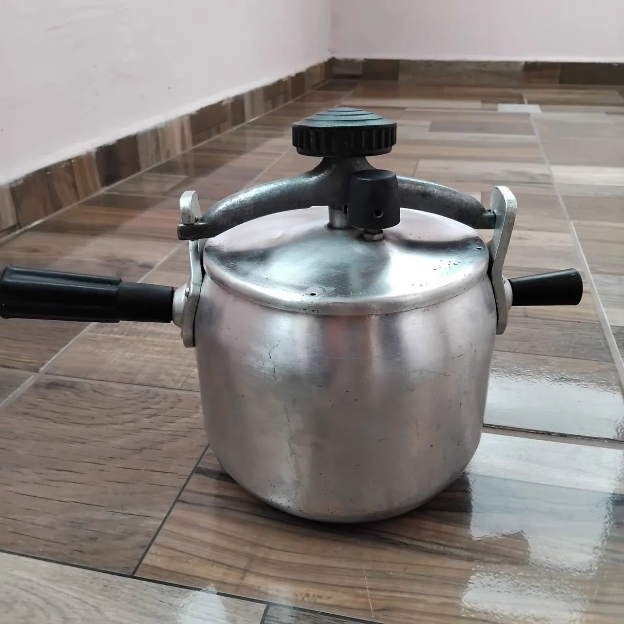 Panela de pressão lares antiga 3,5 litros  - Foto 2