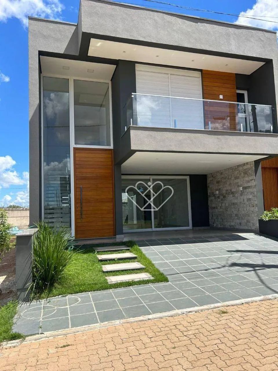 Casa no Condomínio Bella Vita, no Bairro Central Parque em Cachoeirinha