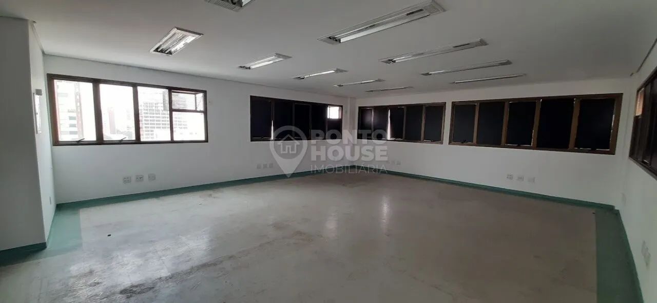 Sala comercial de 60m² vão livre e 02 vagas, ao lado Metrô Ana Rosa - Foto 2