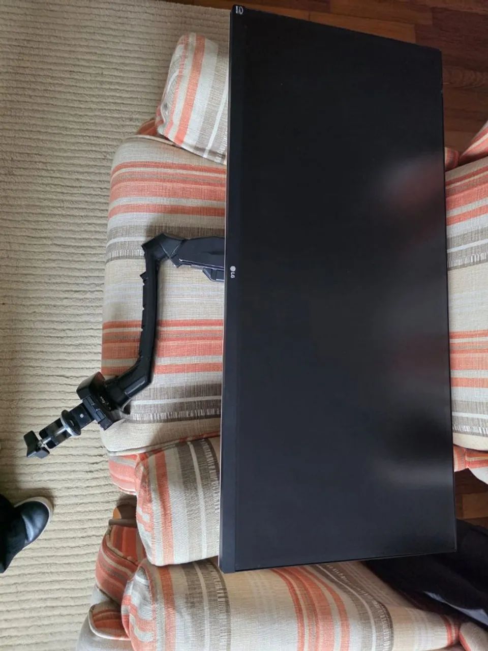 VENDO MONITOR LG 32 POLEGADAS