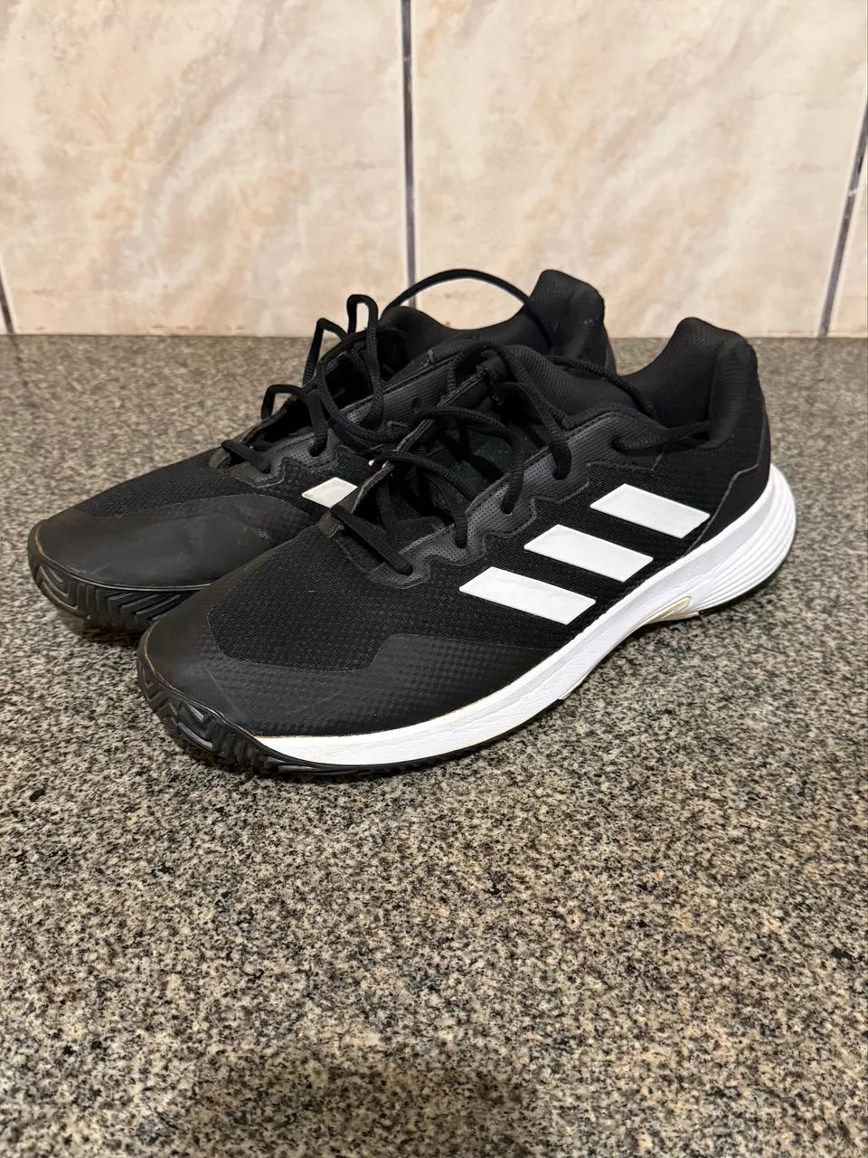 Tênis Adidas GameCourt 2 para jogar Tênis quadra dura/rápida - Tamanho 44 