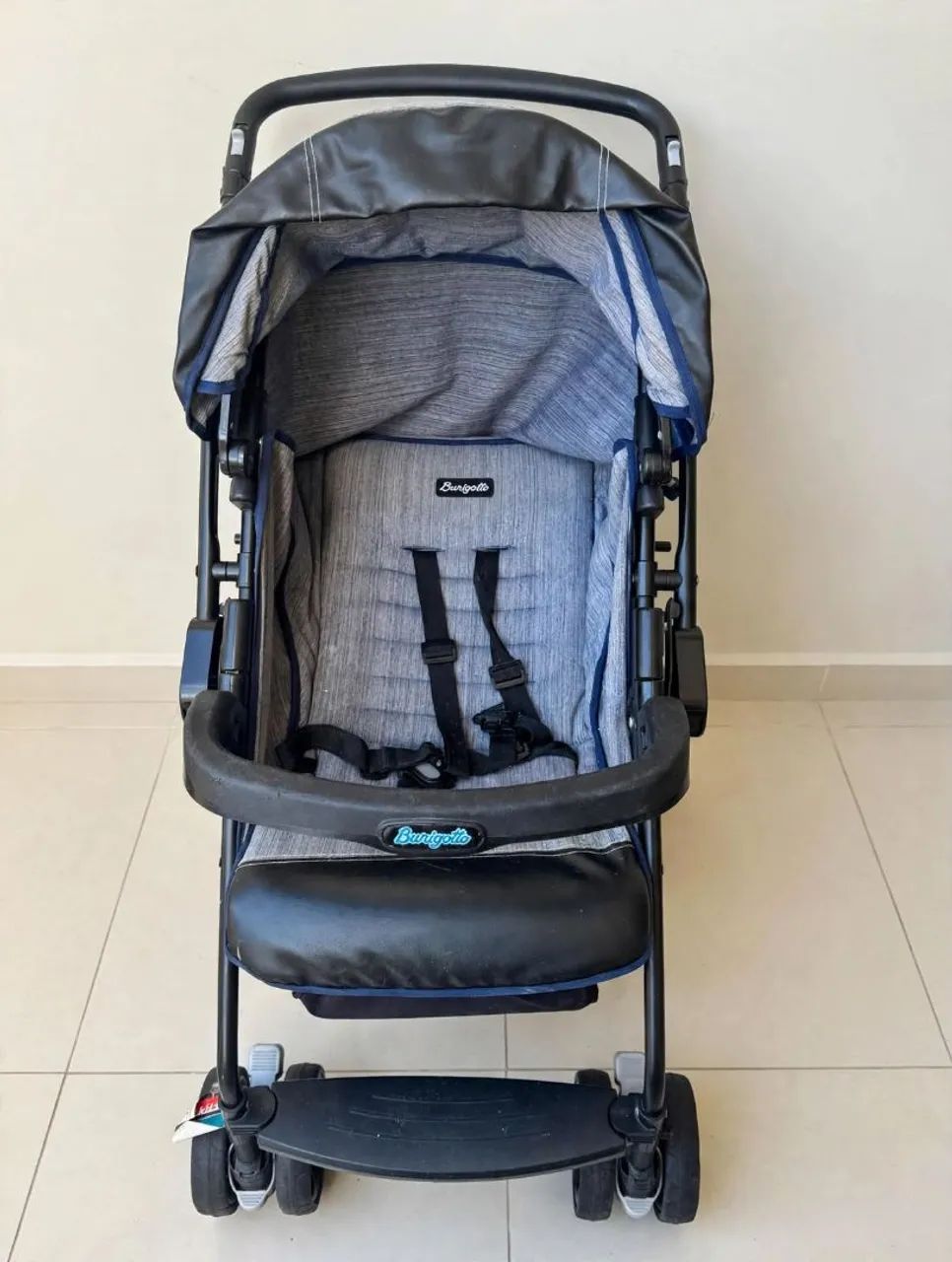 Carrinho de bebe e bebe conforto 