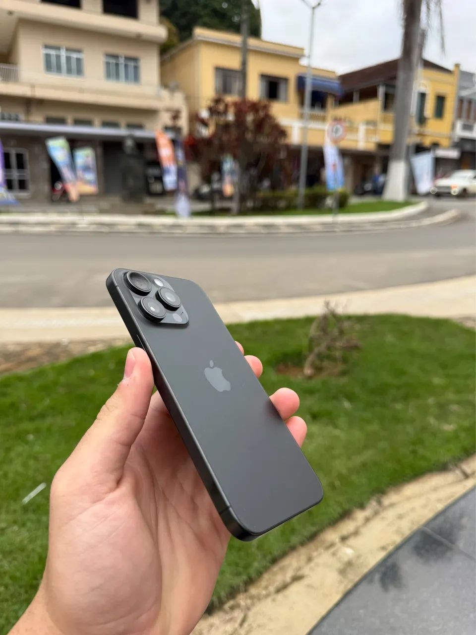 iPhone 15 Pro Max - NOVO - Foto 2