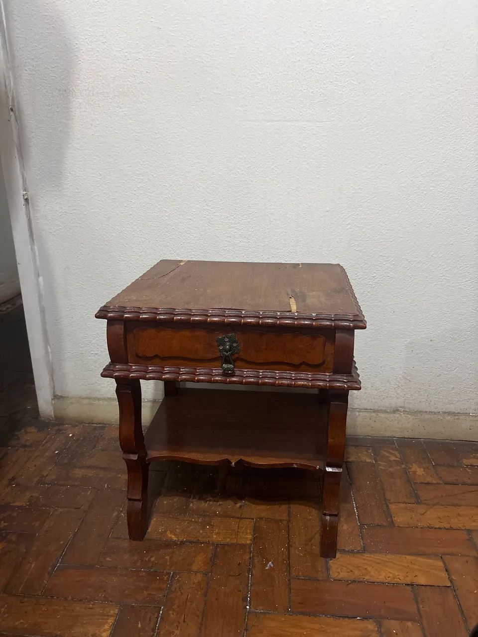 Mesa antiga estilo colonial 