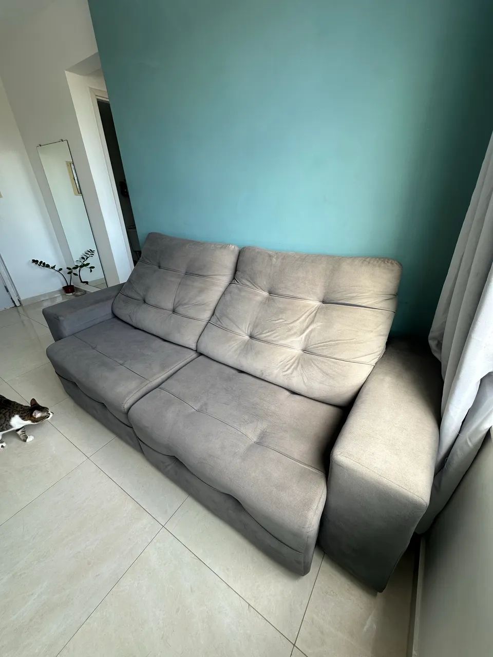 Sofá retrátil cinza  - Foto 2