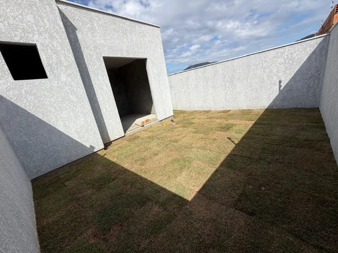 Casa em construção com 3 dormitórios + amplo quintal no Bairro do Rio Vermelho! - Foto 5