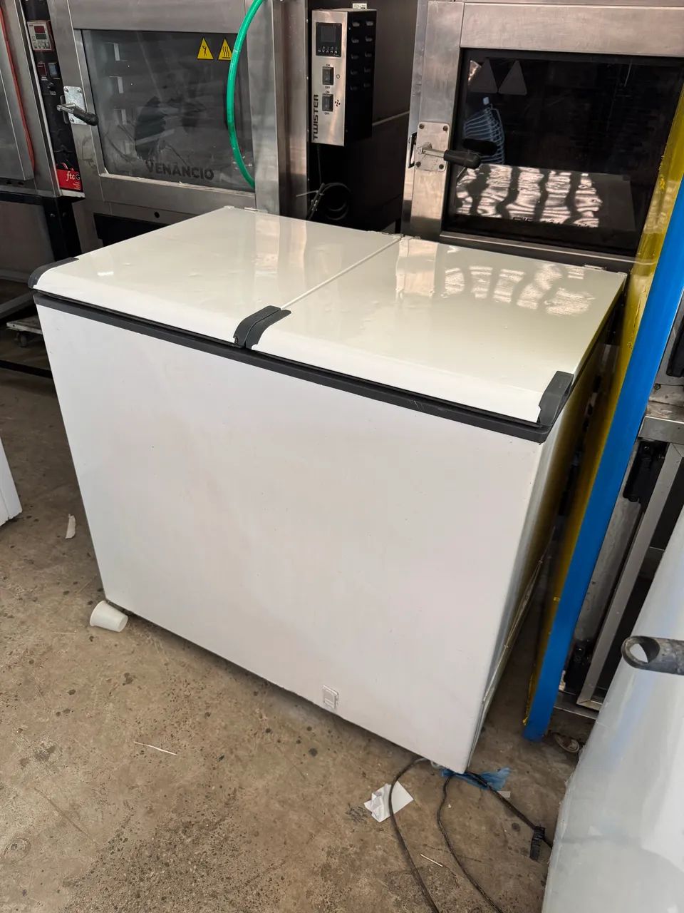 Frezzer esmaltec 350 lt