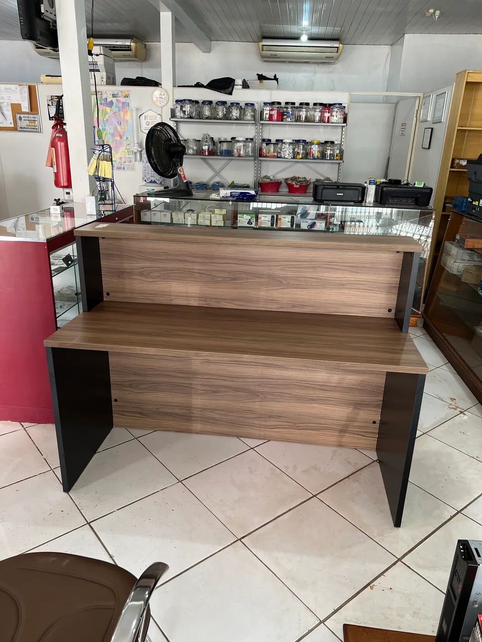 Balcão de atendimento Marrom e preto (Novo)